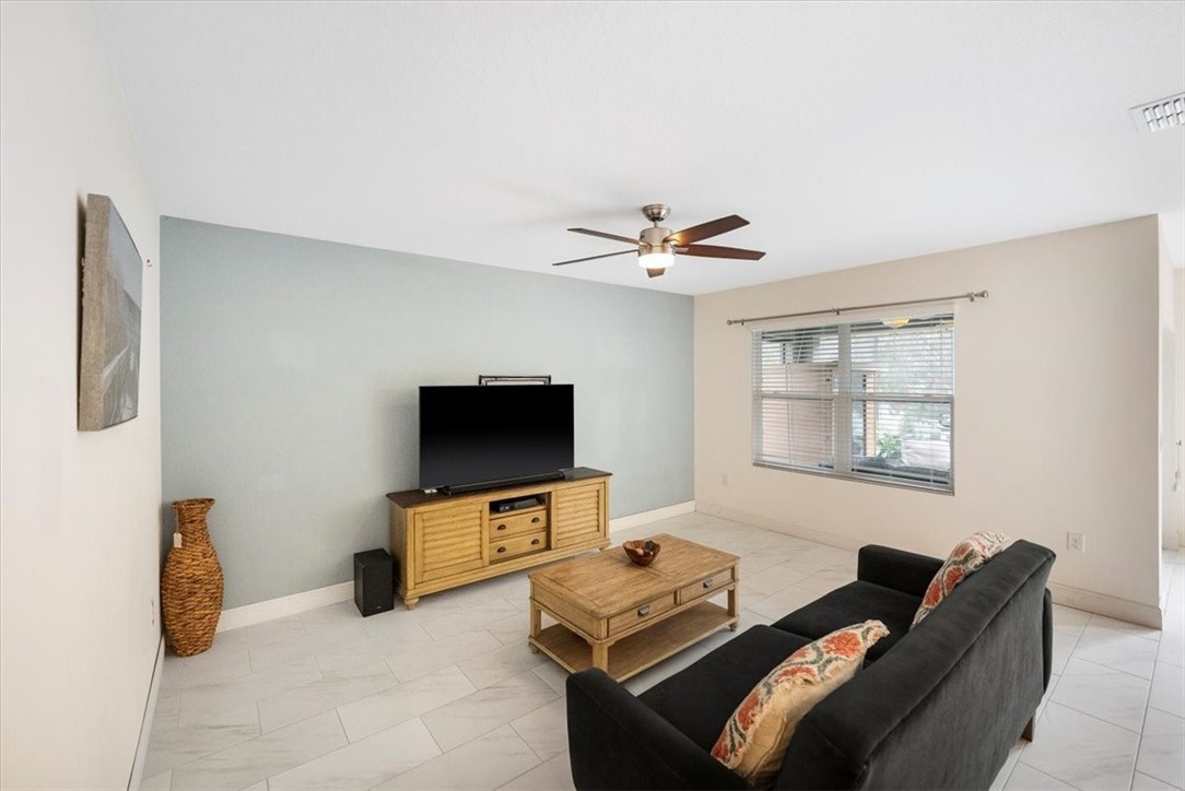 1323 Lexington SW