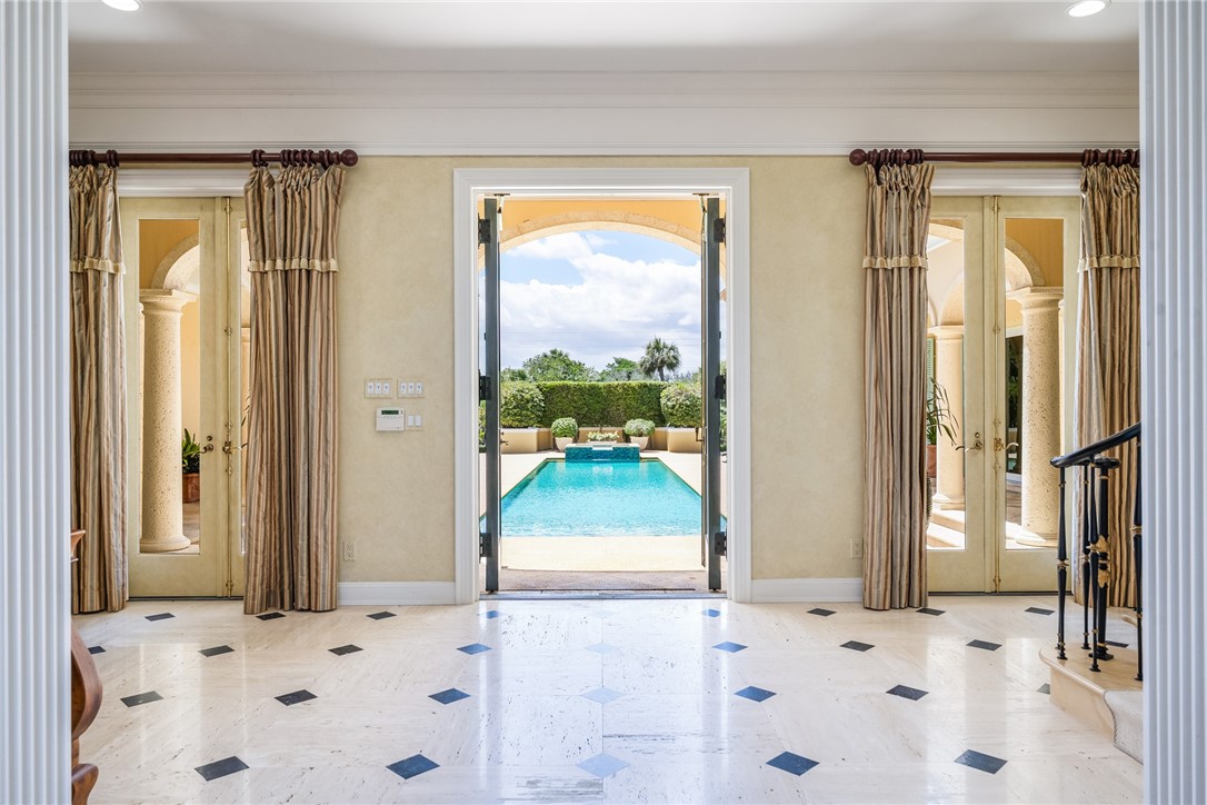 596 Ocean Road