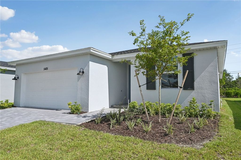 Photo of 5425 Hampton Park Circle, Vero Beach, FL 32966 (MLS # 291582)