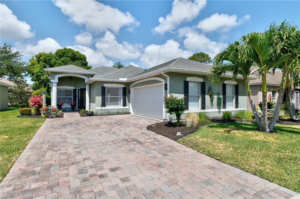 Photo of 115 Briarcliff Circle, Sebastian, FL 32958 (MLS # 287505)