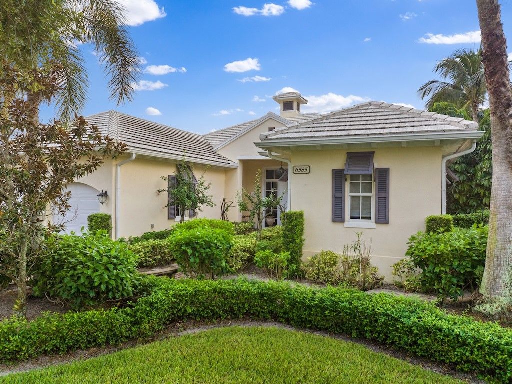Photo of 6585 Martinique Way, Vero Beach, FL 32967 (MLS # 291804)