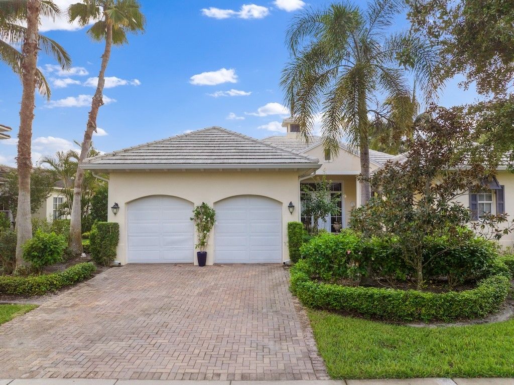 Photo of 6585 Martinique Way, Vero Beach, FL 32967 (MLS # 291804)