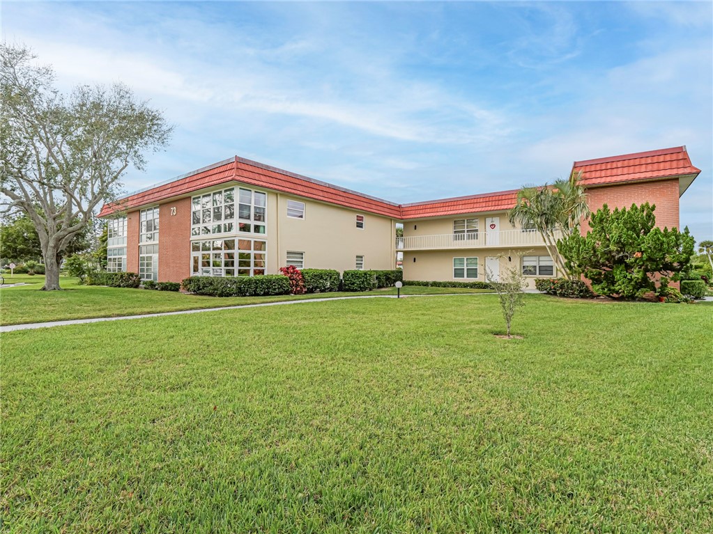 73 Royal Oak Court 207
