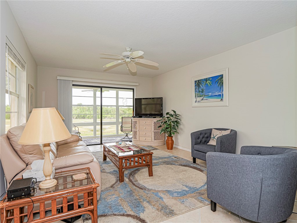 73 Royal Oak Court 207