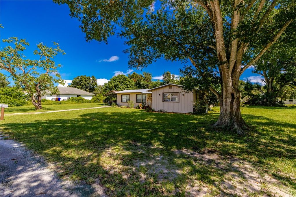 Photo of 7546 59th Avenue, Vero Beach, FL 32967 (MLS # 291358)