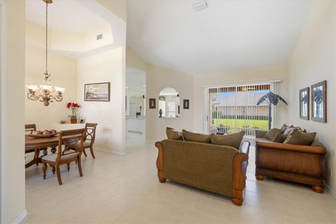 225 Champagne Court Sw, Vero Beach, FL 32968