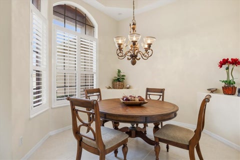 225 Champagne Court Sw, Vero Beach, FL 32968