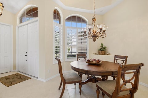 225 Champagne Court Sw, Vero Beach, FL 32968