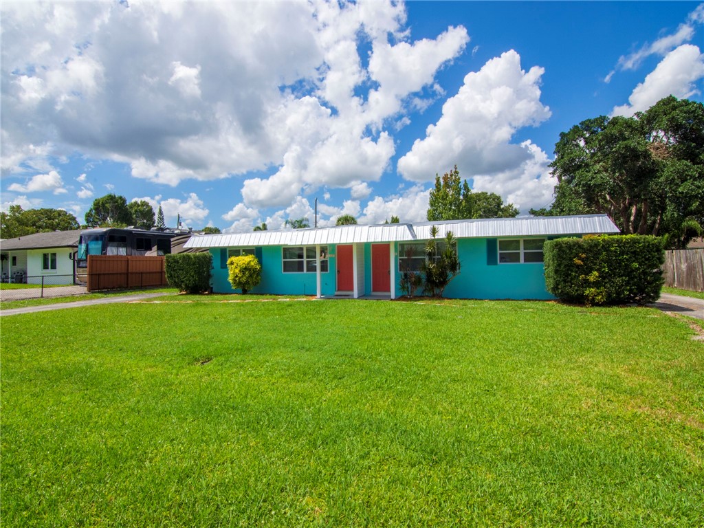Photo 1 of 26 — 1435-1437 32nd Avenue, Vero Beach, FL 32960
