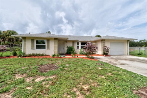 9884 Pine Street, Micco, FL 32976