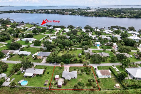 9884 Pine Street, Micco, FL 32976