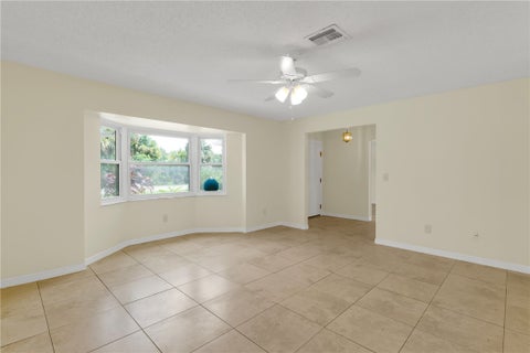 9884 Pine Street, Micco, FL 32976