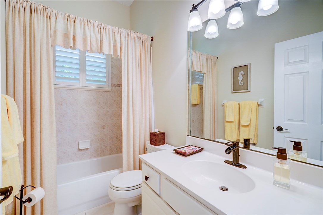 Vero Beach, Florida 32963, United States, 2 Bedrooms Bedrooms, ,2 BathroomsBathrooms,Residential,Active,165657