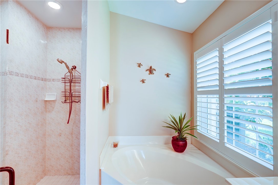 Vero Beach, Florida 32963, United States, 2 Bedrooms Bedrooms, ,2 BathroomsBathrooms,Residential,Active,165657