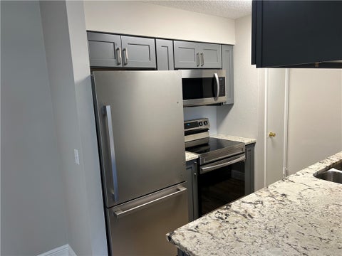 208 Red Cedar Place 208, Out Of Area, FL 33510