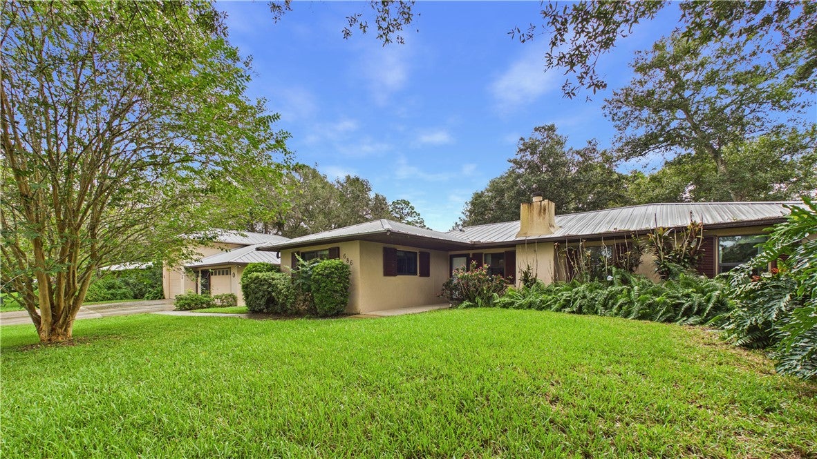 686 Crystal Mist Avenue