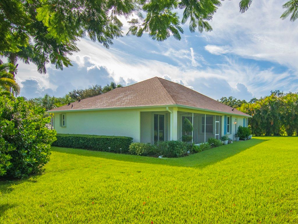 Photo of 305 Bourdeaux Drive SW, Vero Beach, FL 32968 (MLS # 291374)