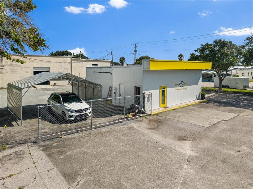 1639 and 1601 Old Dixie Highway