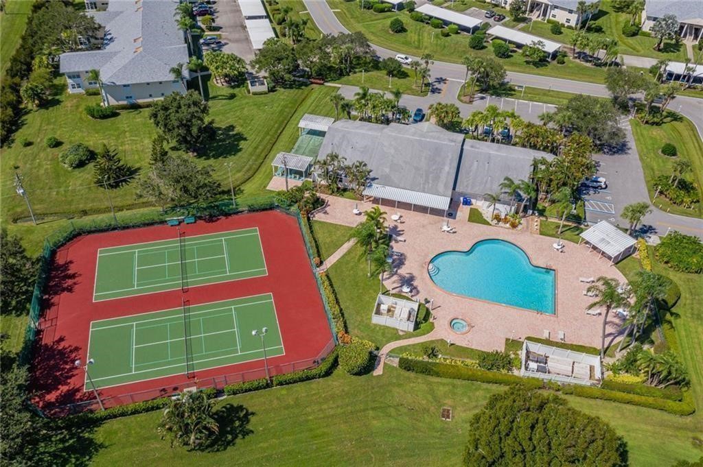 Recreational amenities including a kidney-shaped s