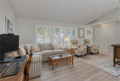5065 8th Place, Vero Beach, FL 32966