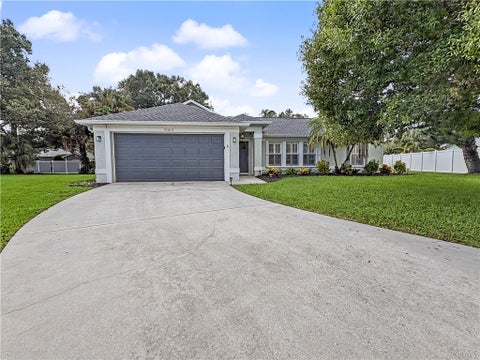 5065 8th Place, Vero Beach, FL 32966