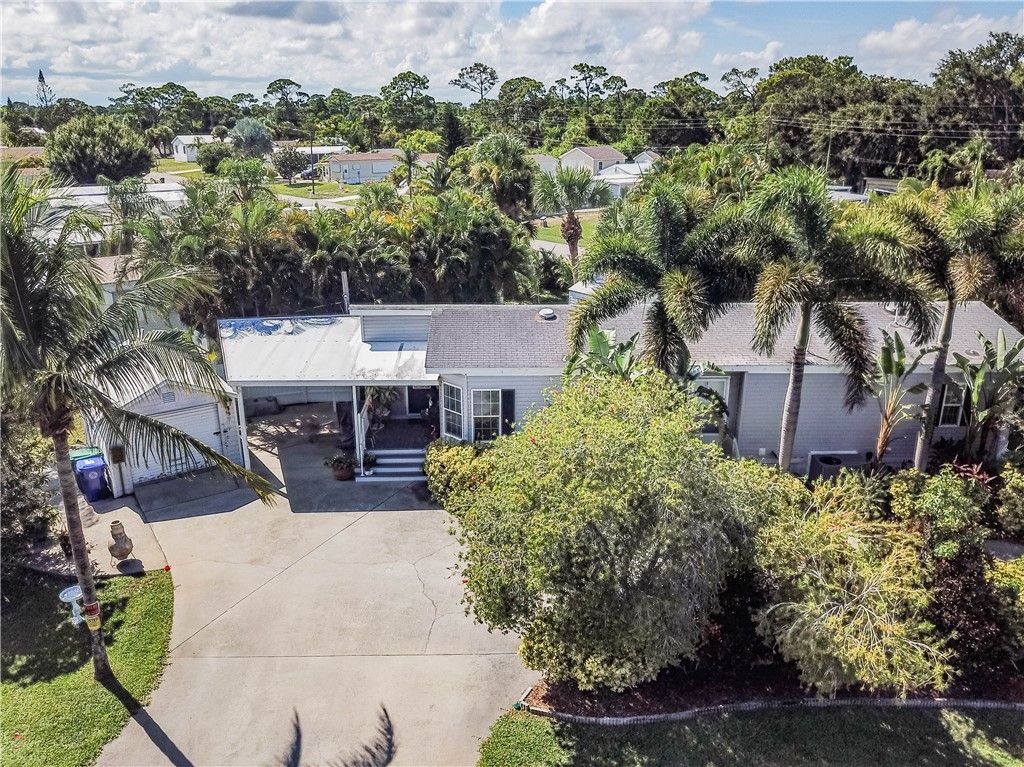 Photo of 301 Valencia Street, Sebastian, FL 32958 (MLS # 290254)