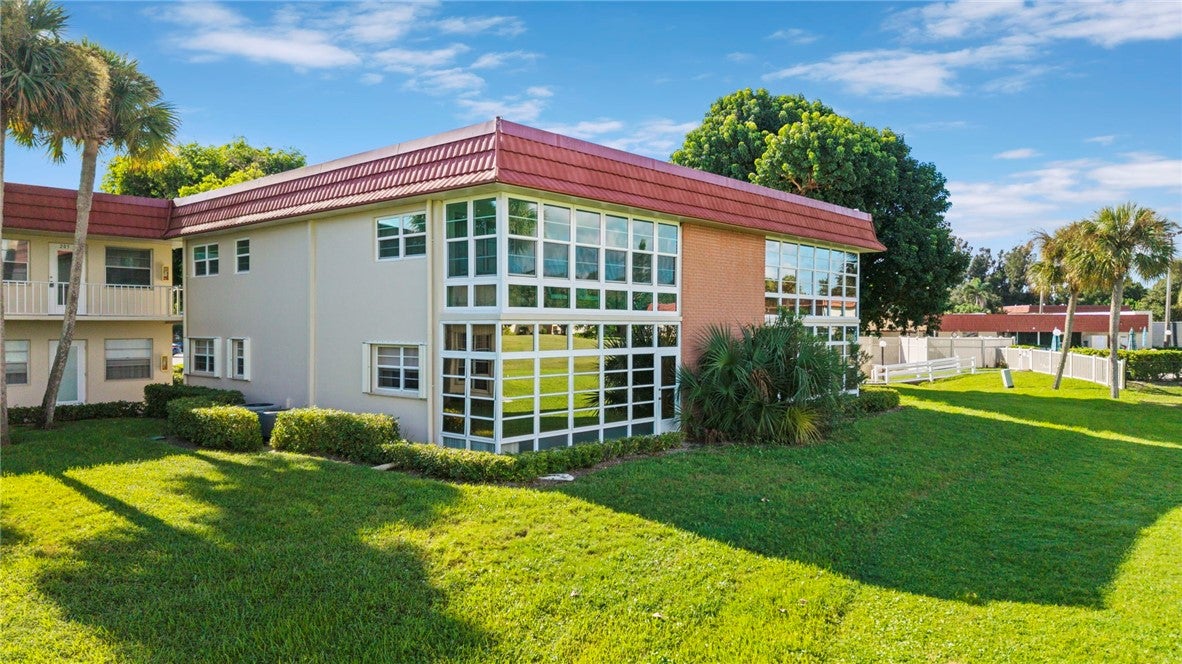 27 Pine Arbor Lane 106, Vero Beach