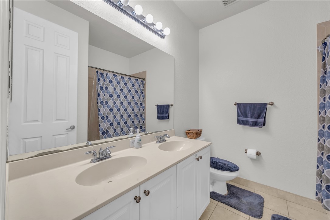 Vero Beach, Florida 32966, United States, 4 Bedrooms Bedrooms, ,3 BathroomsBathrooms,Residential,Active,196336