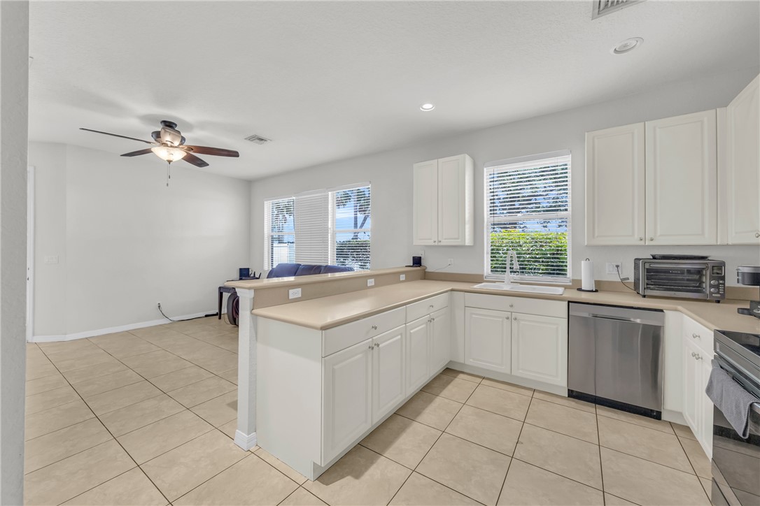 Vero Beach, Florida 32966, United States, 4 Bedrooms Bedrooms, ,3 BathroomsBathrooms,Residential,Active,196336