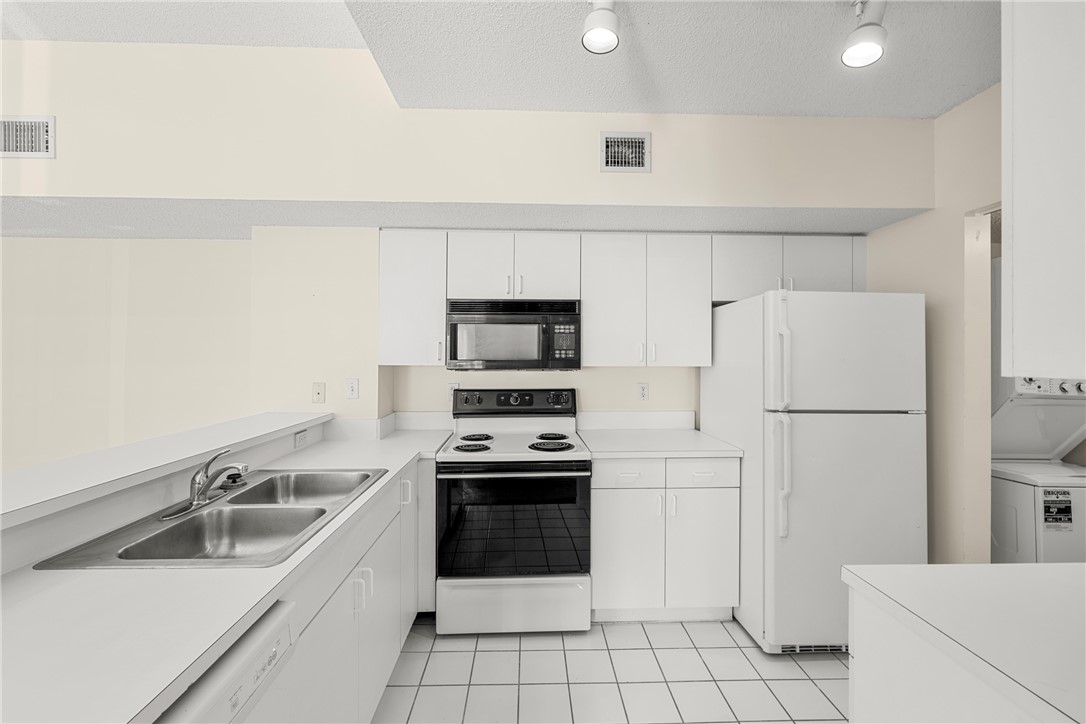 1590 S 42nd Circle 201