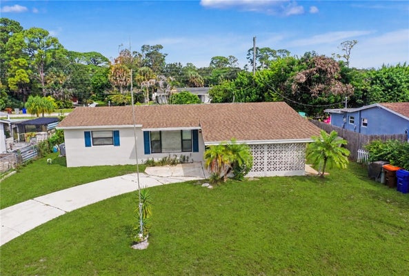 2424 1ST PL SW, VERO BEACH, FL 32962 - Image 4f244cda85981a82cbbed2f2df6f2ee4/85604780