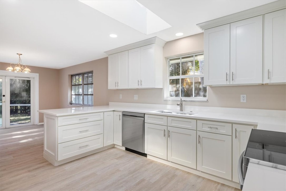 835 Royal Palm Place