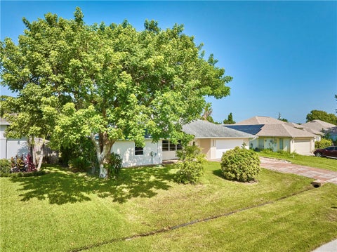 3330 Sw Frankford Street, Port St Lucie, FL 34953