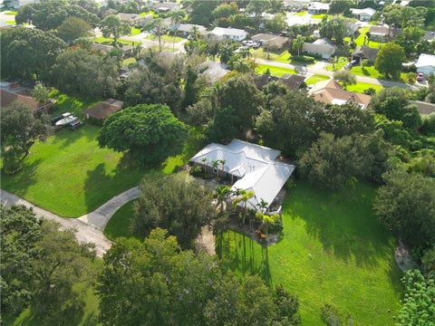 305 10th Avenue, Vero Beach, FL 32962