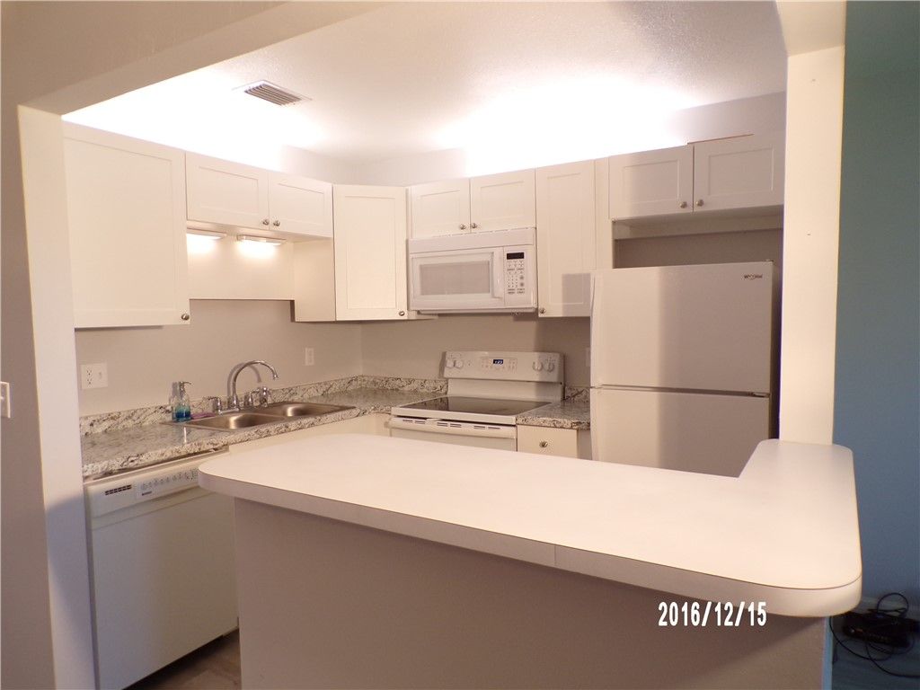 Photo of 106 Spring Lake Court #104, Vero Beach, FL 32962 (MLS # 290978)