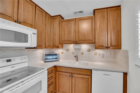 5400 Highway A1a D1, Indian River Shores, FL 32963