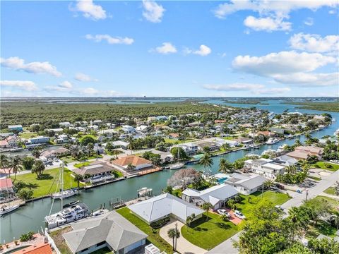 A home in Hutchinson Island