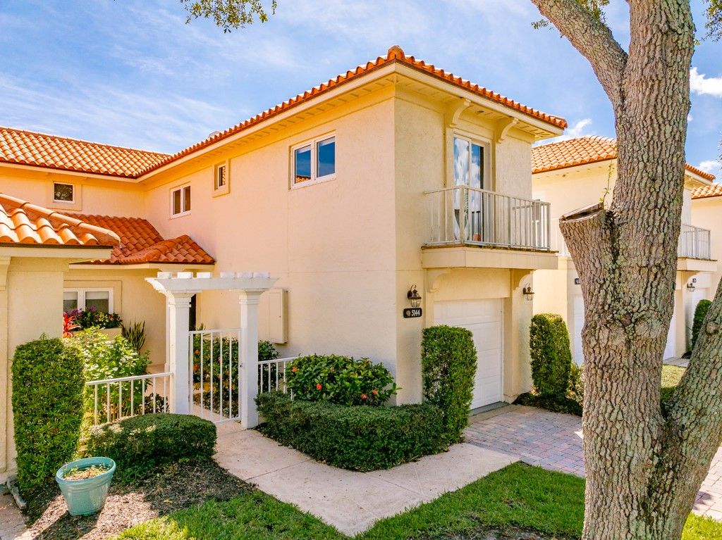 Photo of 5144 Saint Davids Drive, Vero Beach, FL 32967 (MLS # 291510)