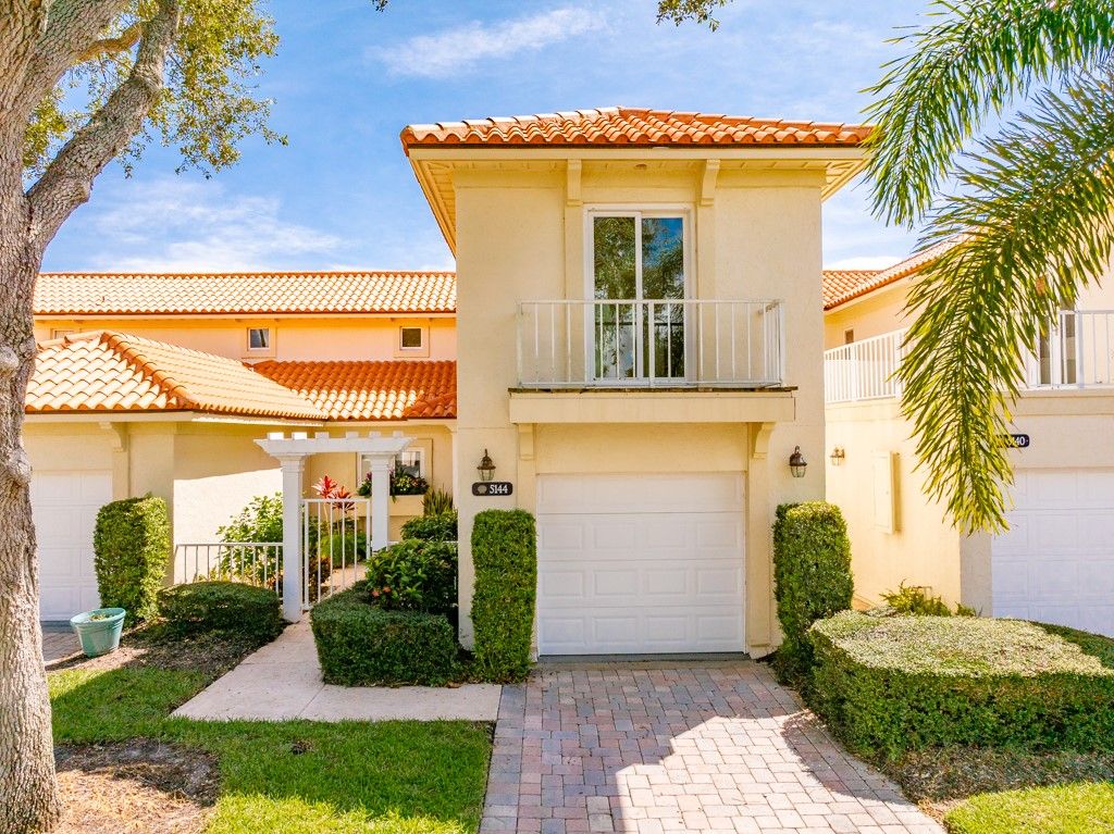 Photo of 5144 Saint Davids Drive, Vero Beach, FL 32967 (MLS # 291510)