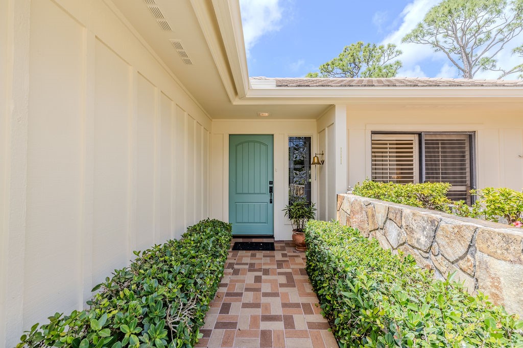 111 Prestwick Circle