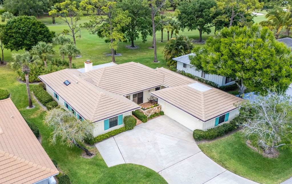 111 Prestwick Circle