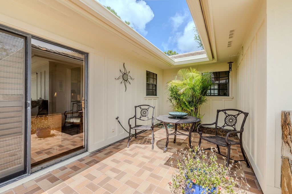 111 Prestwick Circle