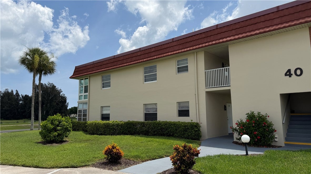 40 Woodland Drive 105, Vero Beach