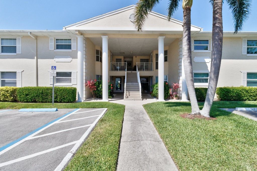 Photo of 830 Lake Orchid Circle #207, Vero Beach, FL 32962 (MLS # 291729)