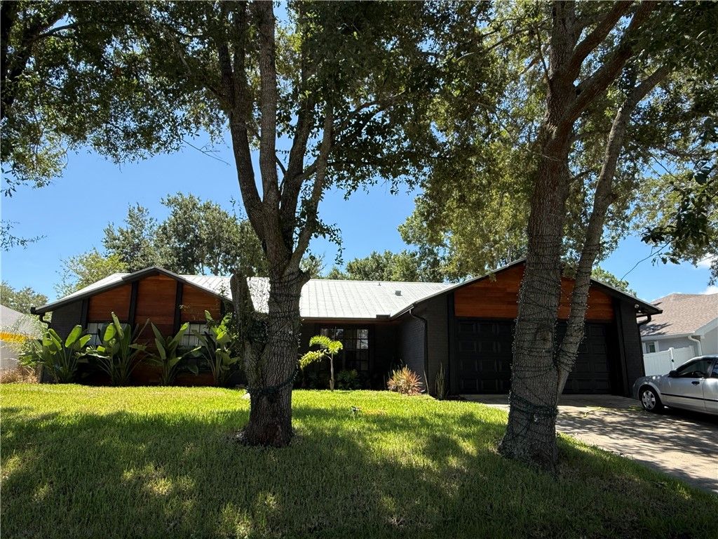 Photo of 608 Atlantus Terrace, Sebastian, FL 32958 (MLS # 291445)