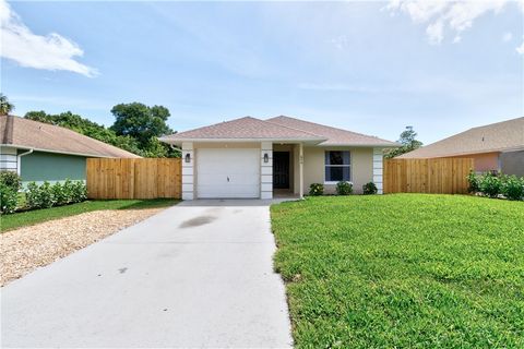 Property photo of 674 30th Avenue Sw, Vero Beach, FL 32968