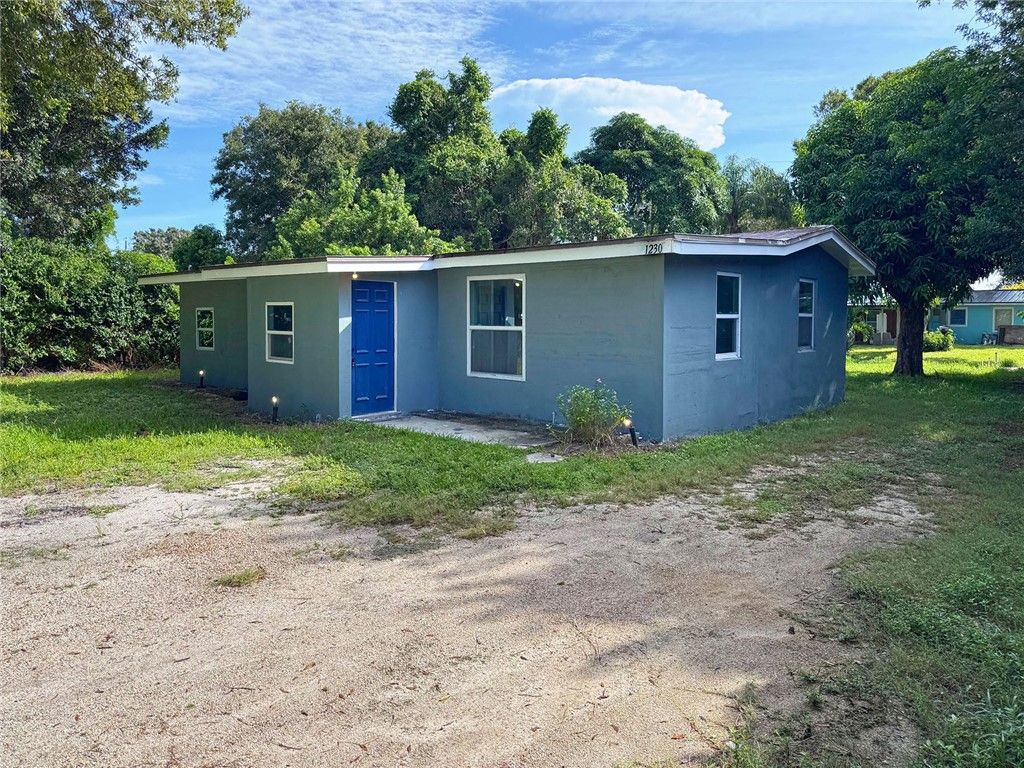 Photo of 1230 14th Avenue, Vero Beach, FL 32960 (MLS # 291425)