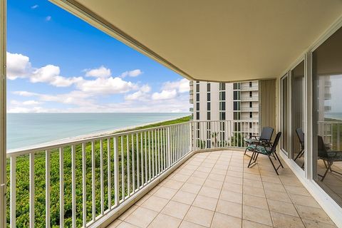 A home in Hutchinson Island