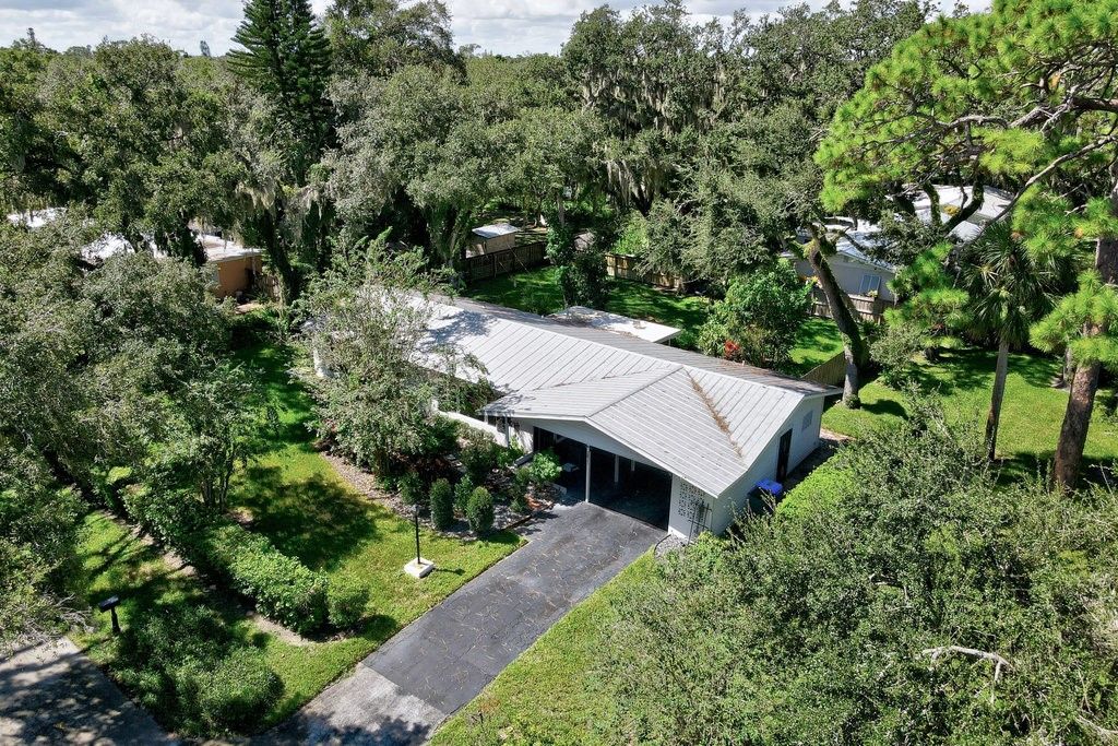 Photo of 2811 10th Avenue, Vero Beach, FL 32960 (MLS # 291397)