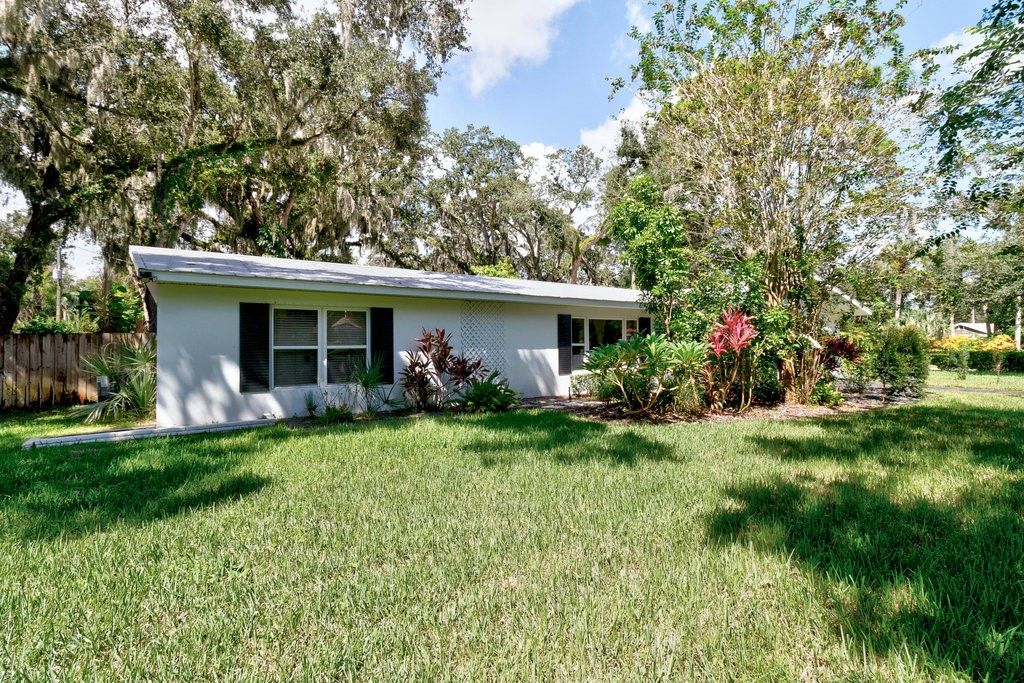 Photo of 2811 10th Avenue, Vero Beach, FL 32960 (MLS # 291397)